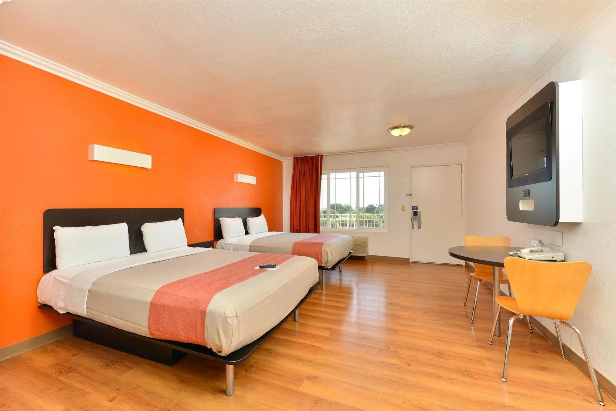 Motel 6-Vista, Ca Luaran gambar